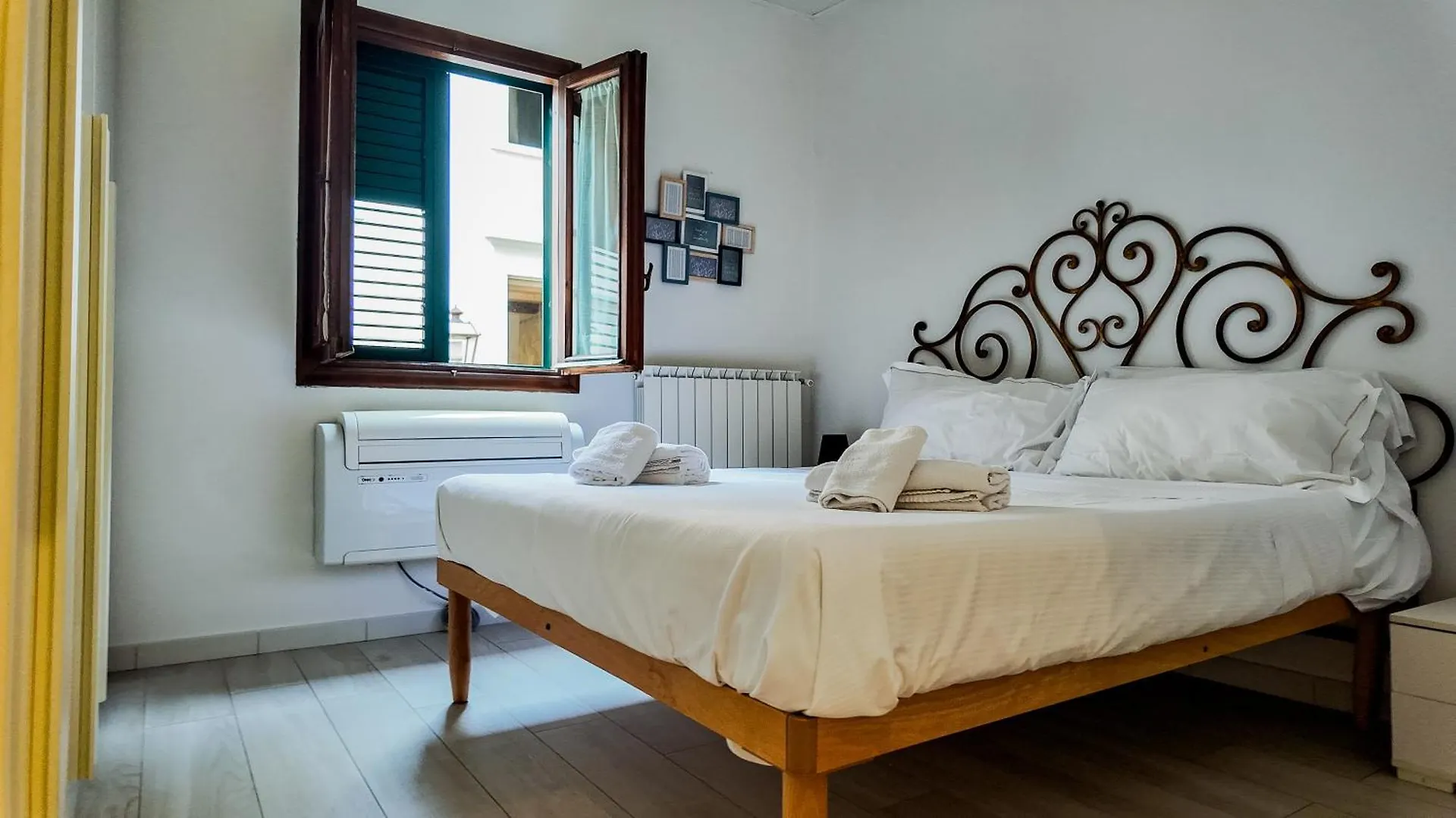 Little Sweet Home In Florence 0*,